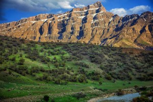 Oshtaran_Mountains,_Lorestan,_Iran